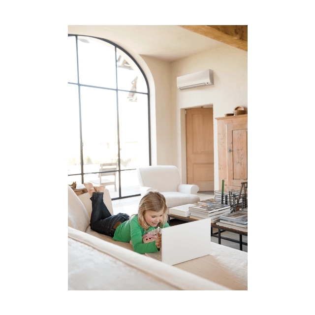 Кондиционер настенный Daikin FTXP35N9/RXP35N9 Comfora